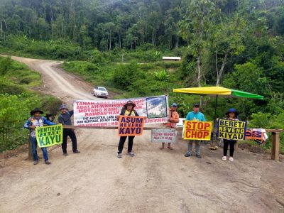 Sungai Asap communities protest the Rich Venture bamboo plantation